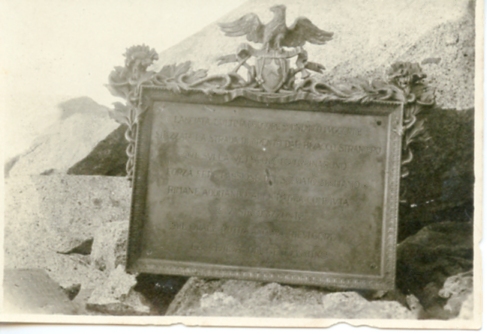 Posa targa al cannone di cresta Croce