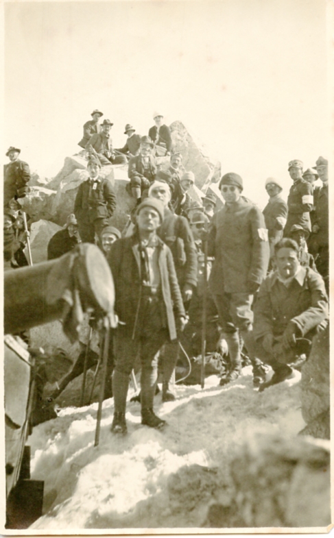 Posa targa al cannone di cresta croce