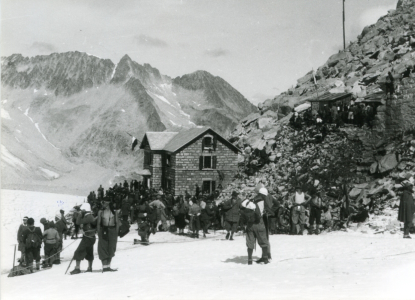 Rifugio ai Caduti dell'Adamello