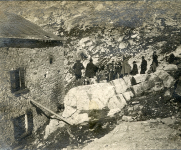Rifugio Brescia al passo Dernal